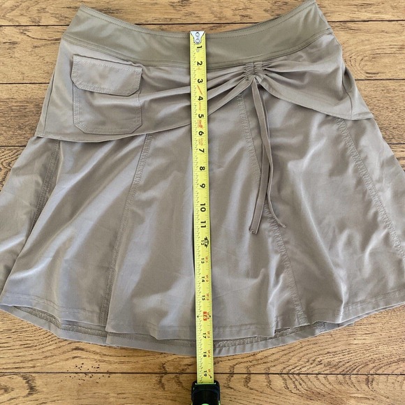Athleta Wherever Skort Sz 4 Women’s Skirt w Shorts Layered Stretchy Tan Khaki - Picture 6 of 9